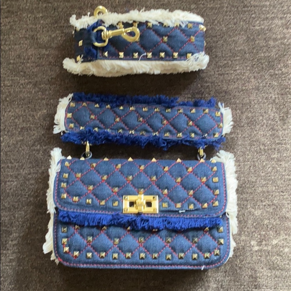 Rock-stud denim bag with red sticking